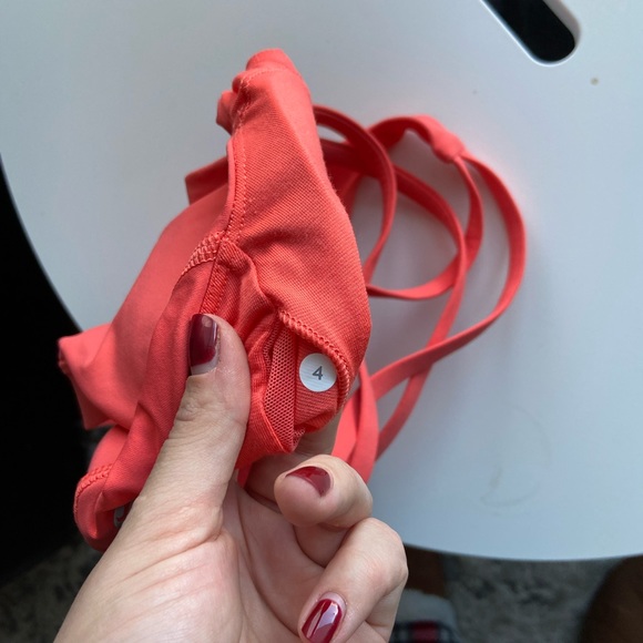 Lulu energy bra size 4 - Picture 2 of 3